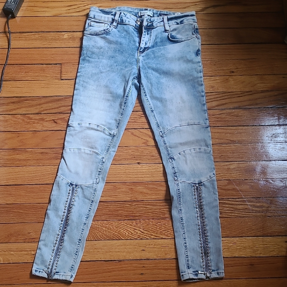 Women's Light Blue Jeans with Zipper Detail